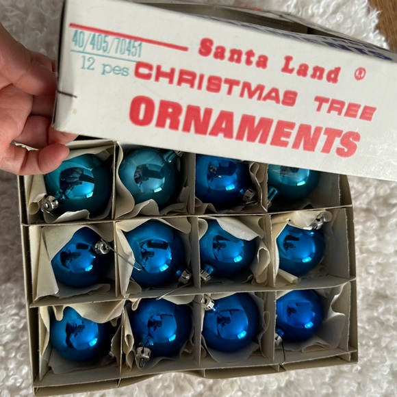 Vintage Christmas Glass Ornaments 3 Boxes of 12 vintage Santa’s Land Blue Orna… - Picture 10 of 16